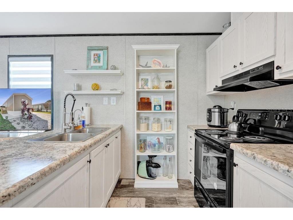 315 NE Cardinal NE #L15 Jensen Beach FL 34957 TB8481029 image10