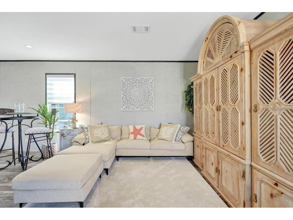 315 NE Cardinal NE #L15 Jensen Beach FL 34957 TB8481029 image14