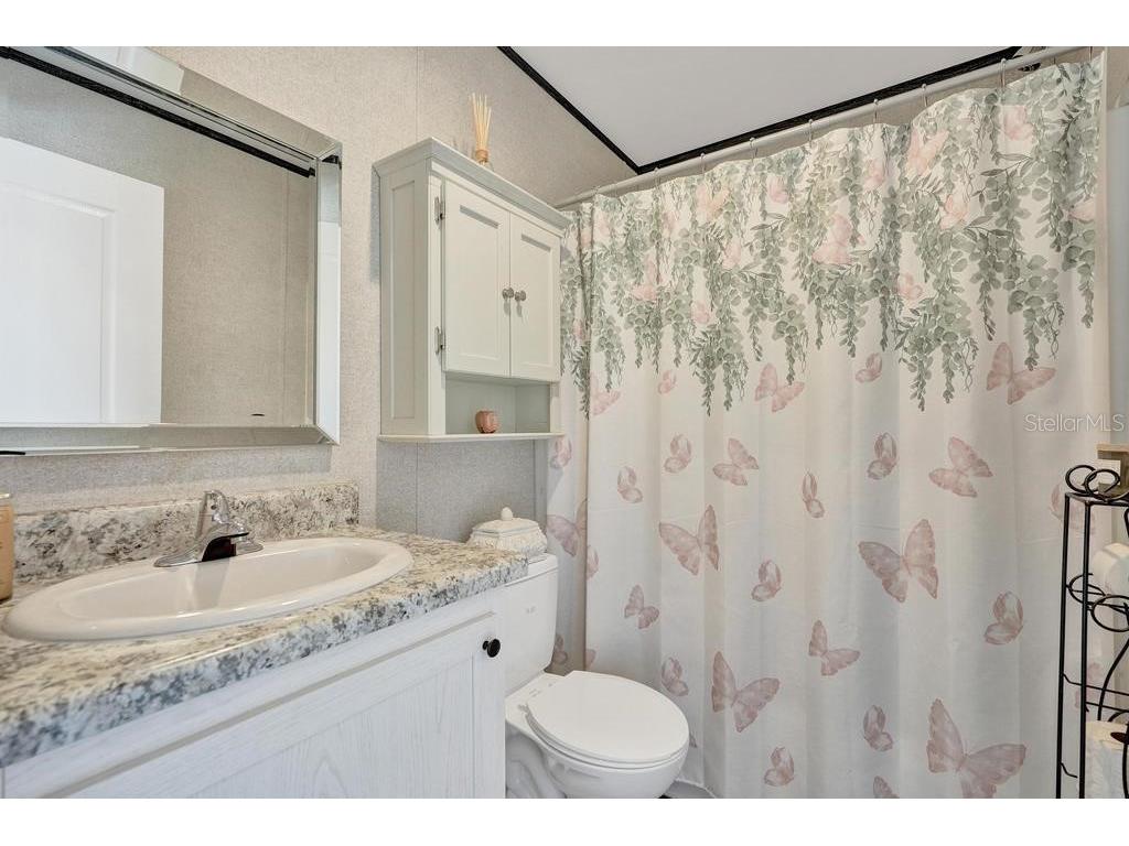 315 NE Cardinal NE #L15 Jensen Beach FL 34957 TB8481029 image16