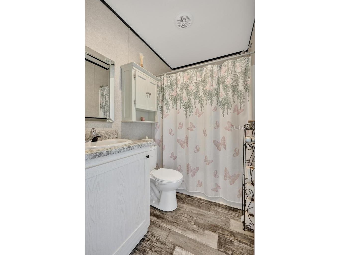315 NE Cardinal NE #L15 Jensen Beach FL 34957 TB8481029 image17