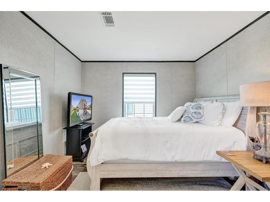 315 NE Cardinal NE #L15 Jensen Beach FL 34957 TB8481029 image2