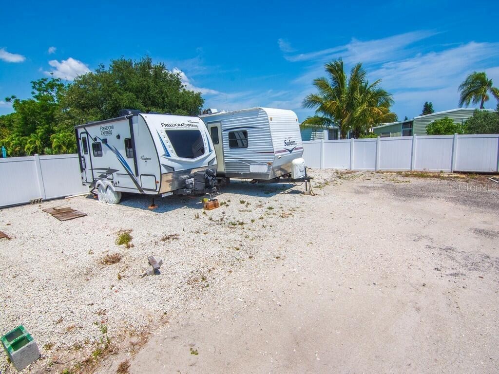 315 NE Cardinal NE #L15 Jensen Beach FL 34957 TB8481029 image31