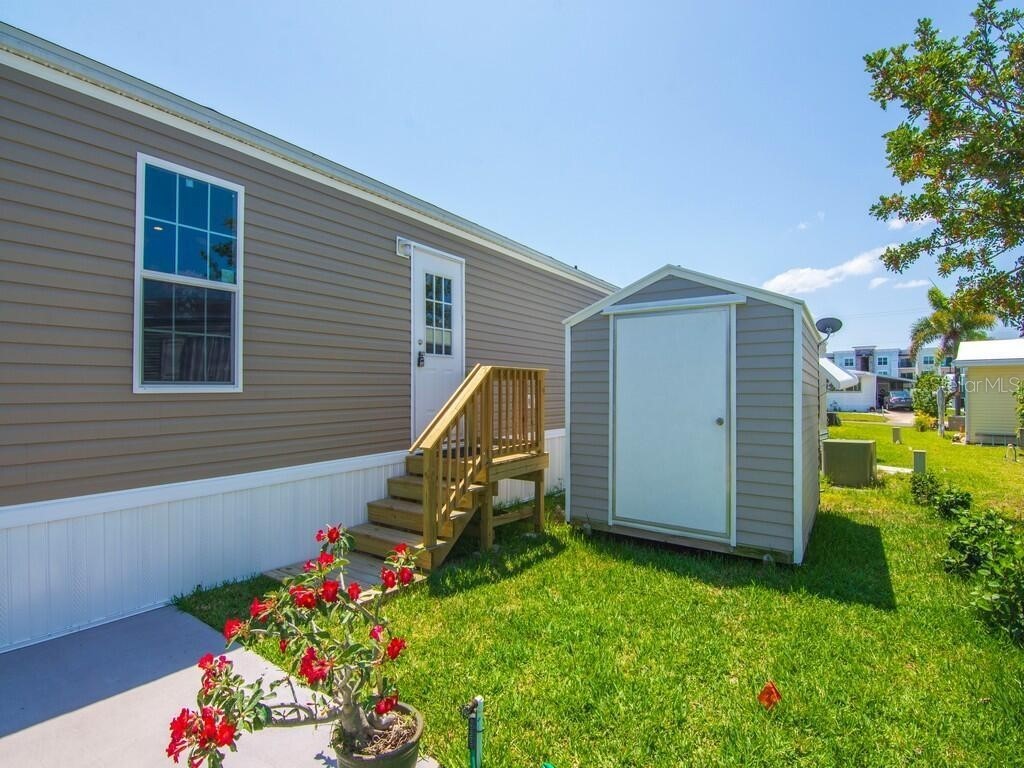 315 NE Cardinal NE #L15 Jensen Beach FL 34957 TB8481029 image34