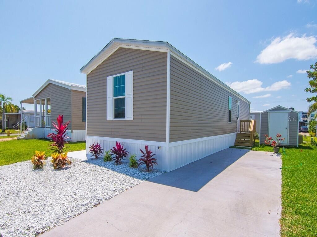 315 NE Cardinal NE #L15 Jensen Beach FL 34957 TB8481029 image35