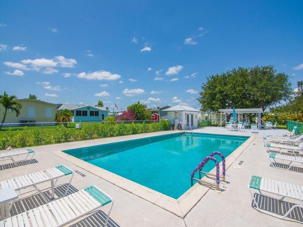 315 NE Cardinal NE #L15 Jensen Beach FL 34957 TB8481029 image36