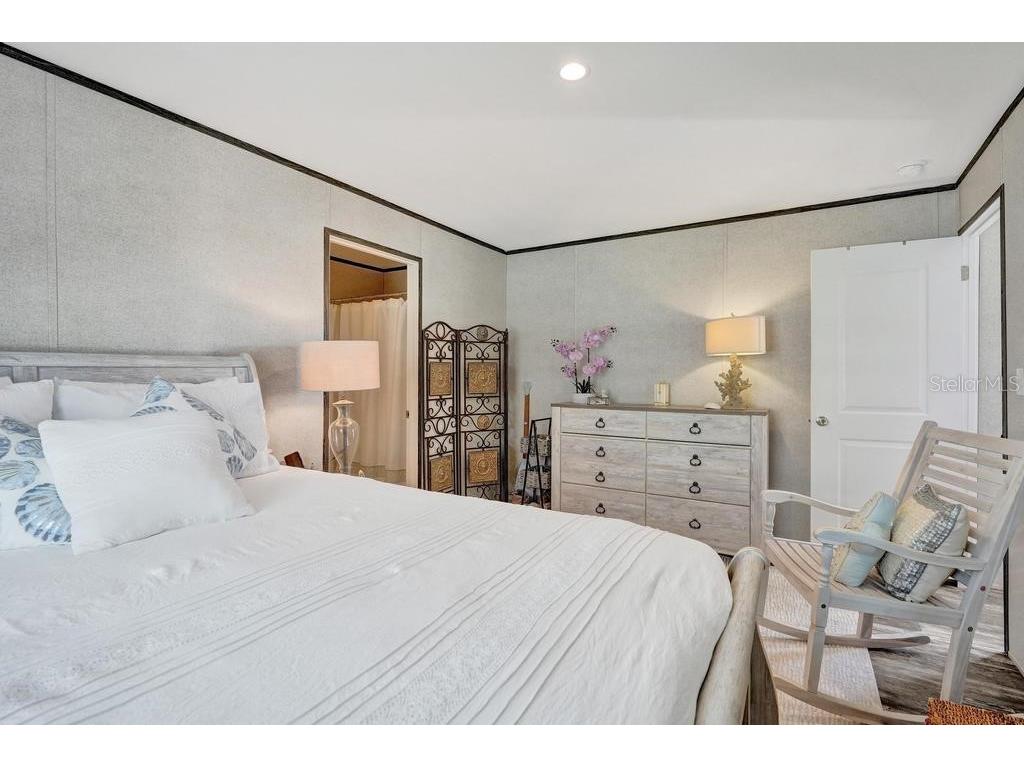 315 NE Cardinal NE #L15 Jensen Beach FL 34957 TB8481029 image4