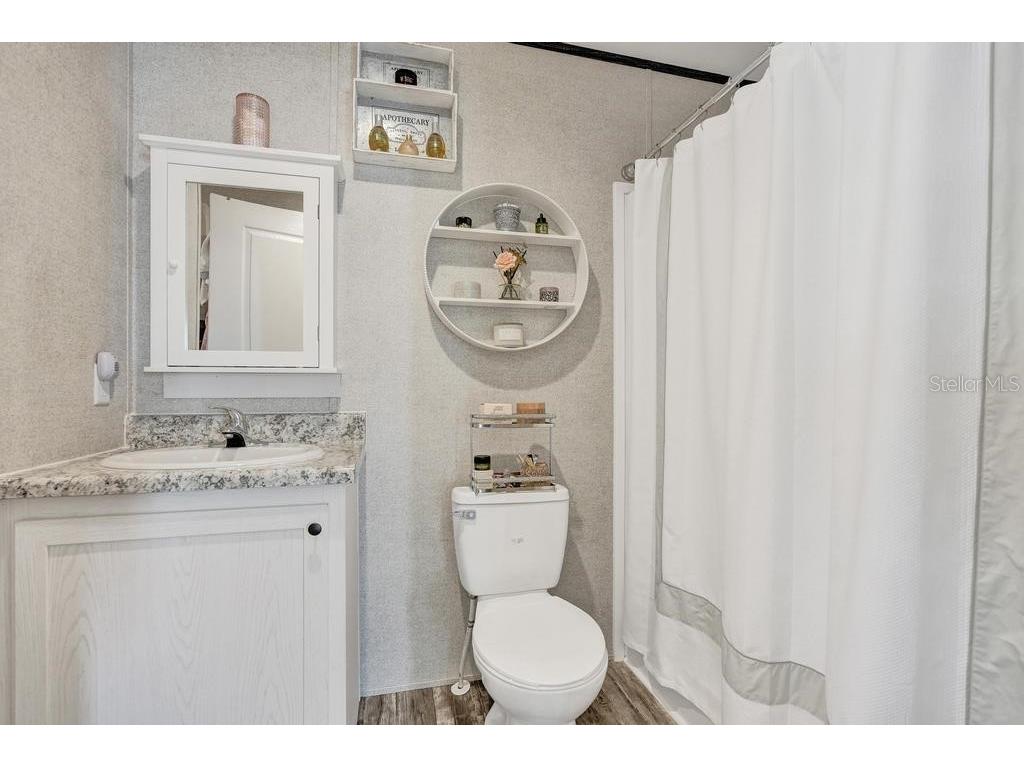 315 NE Cardinal NE #L15 Jensen Beach FL 34957 TB8481029 image6