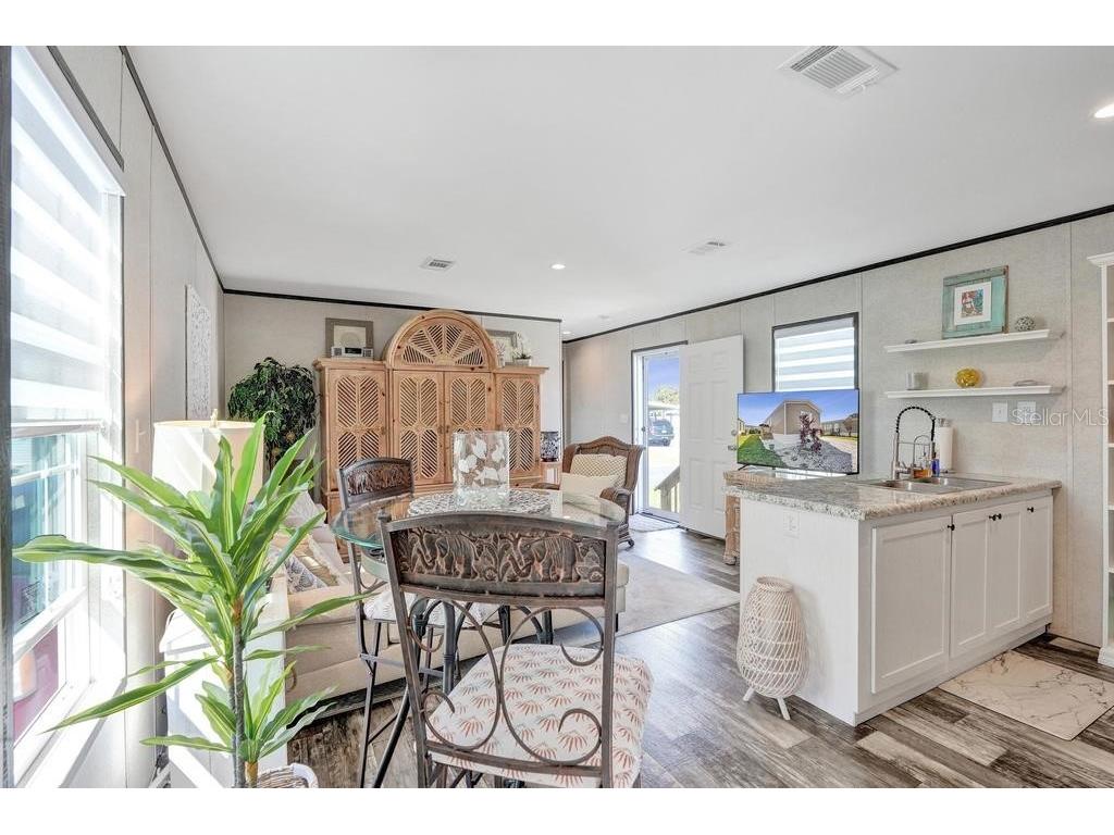 315 NE Cardinal NE #L15 Jensen Beach FL 34957 TB8481029 image9