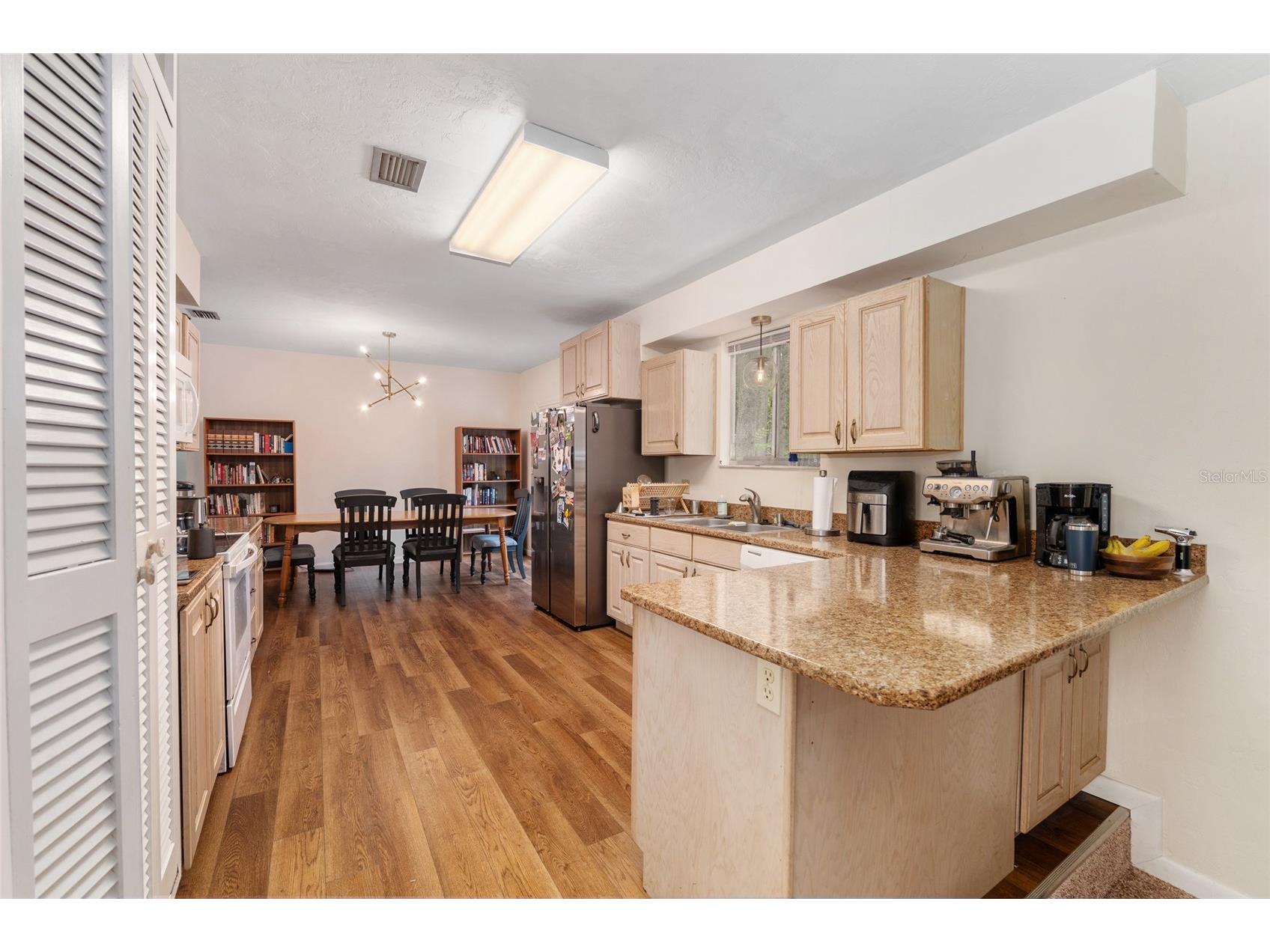 315 NW 28th Street Gainesville FL 32607 GC539718 image9