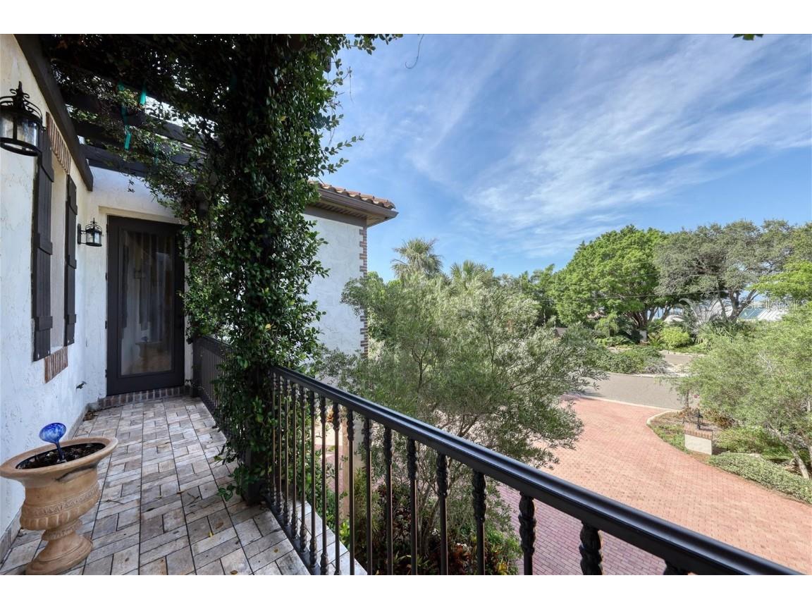 315 S Shore Drive Sarasota FL 34234 A4676265 image39