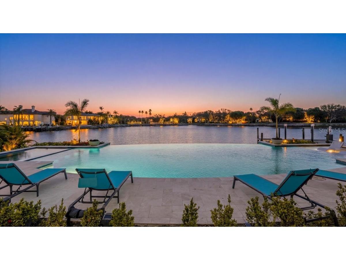 315 S Shore Drive Sarasota FL 34234 A4676265 image4