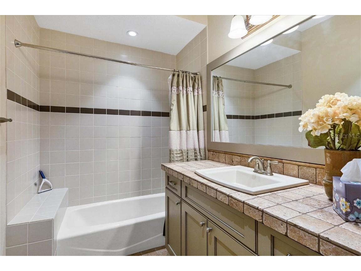 315 S Shore Drive Sarasota FL 34234 A4676265 image48