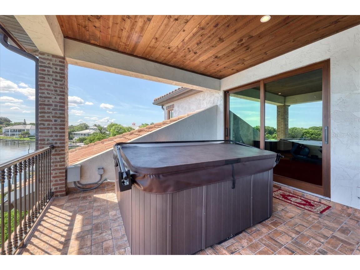 315 S Shore Drive Sarasota FL 34234 A4676265 image52