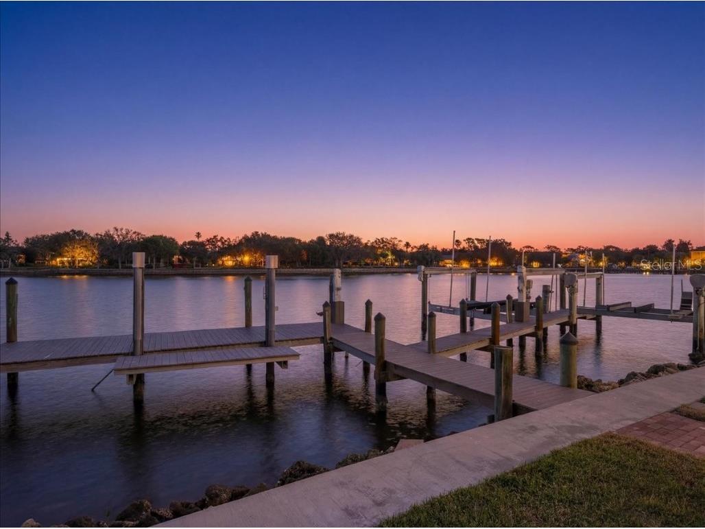 315 S Shore Drive Sarasota FL 34234 A4676265 image7