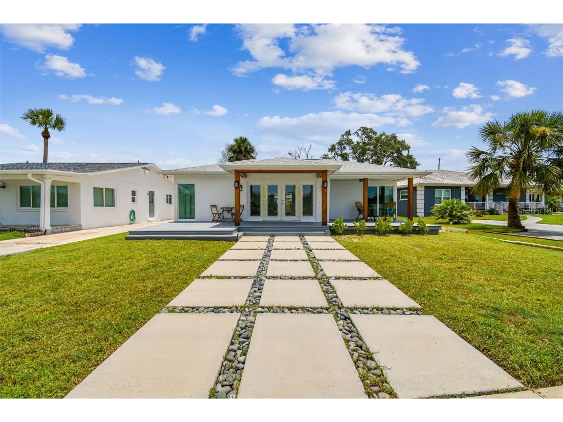 315 S Spring Boulevard Tarpon Springs FL 34689 - WHITCOMB BAYOU TB8411164 image1