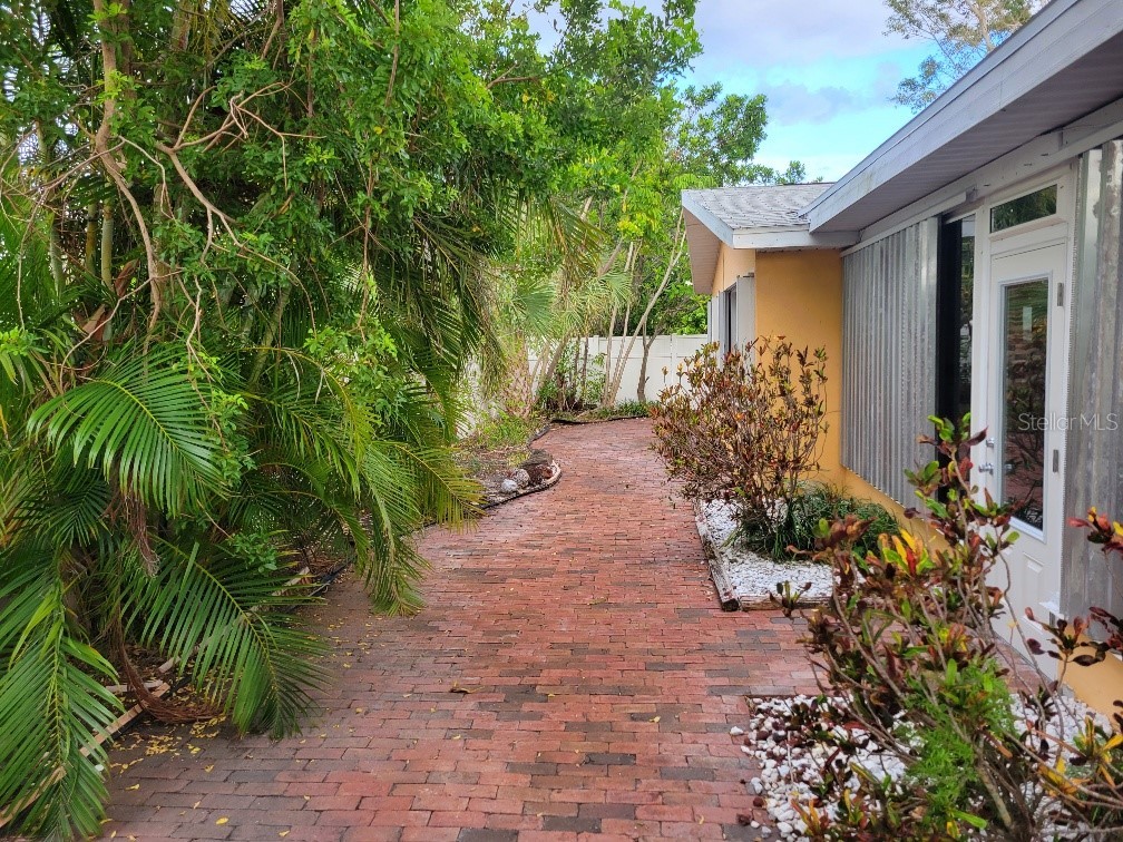 315 S Tessier Drive Saint Pete Beach FL 33706 TB8410465 image6