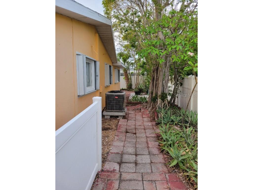 315 S Tessier Drive Saint Pete Beach FL 33706 TB8410465 image7