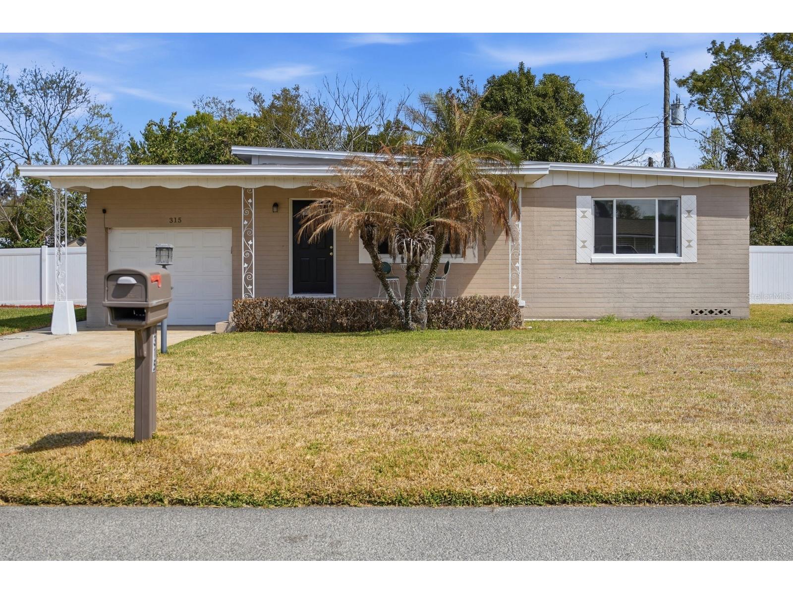 315 Scotland Drive Daytona Beach FL 32117 V4947627 image1