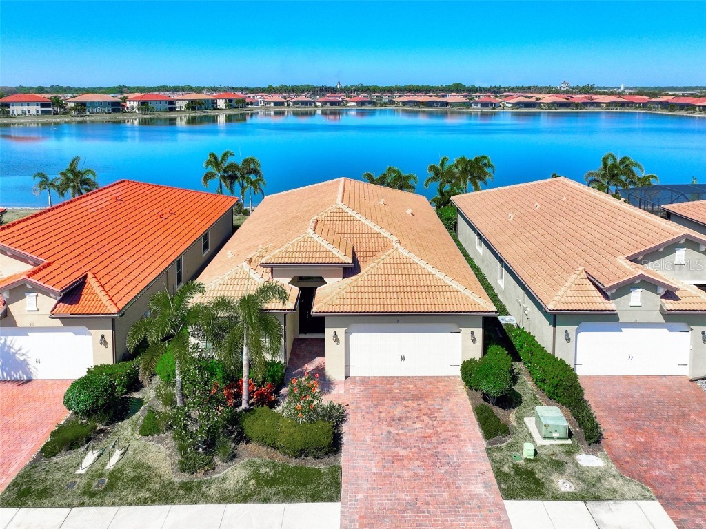 315 Toscavilla Boulevard Nokomis FL 34275 - 33 ACRE LAKE A4527017 image1