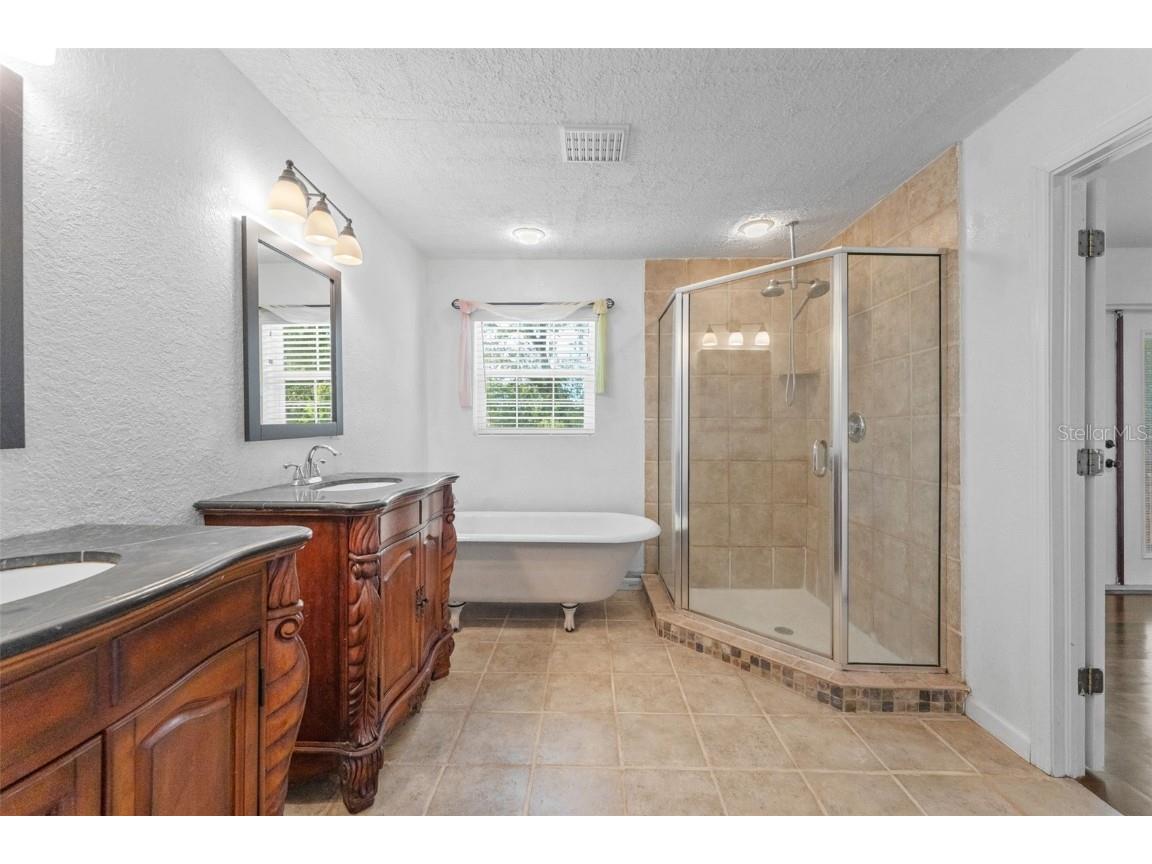 315 Wooten Road Lutz FL 33548 TB8446982 image20