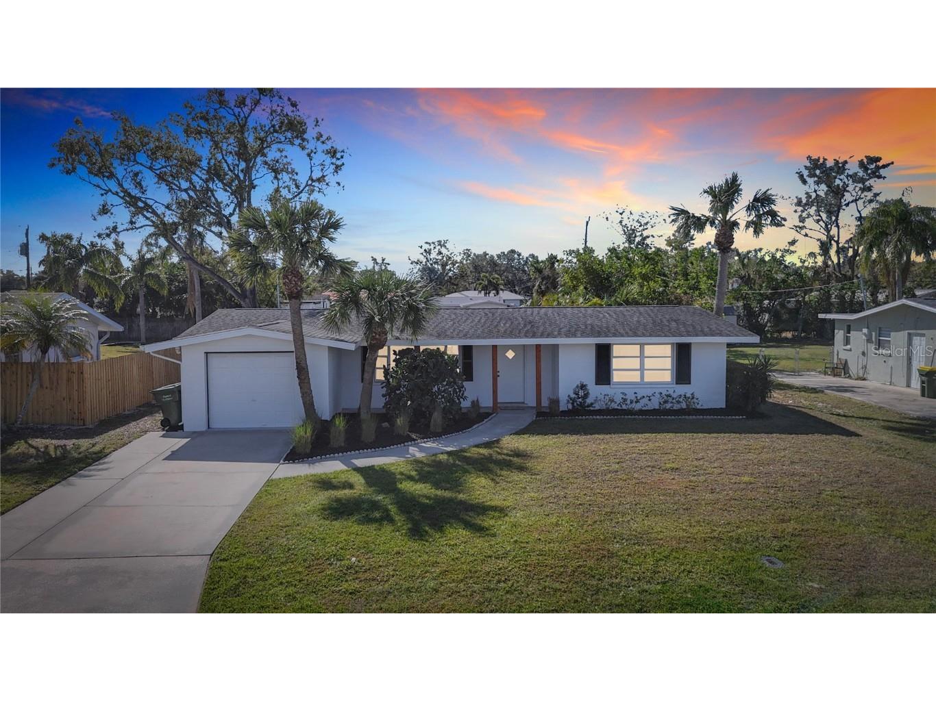 3150 Lake Ridge Drive Sarasota FL 34237 A4637803 image1