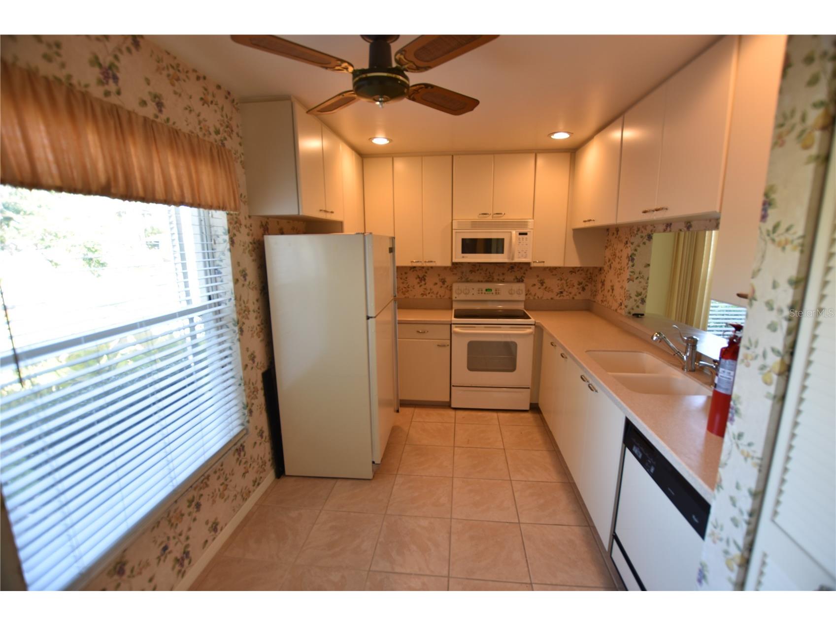 3150 Ringwood Meadow #54 Sarasota FL 34235 A4672491 image6