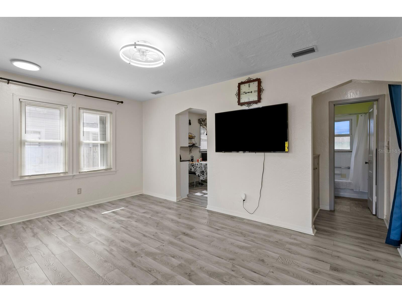 3152 13th Avenue N Saint Petersburg FL 33713 TB8525726 image6