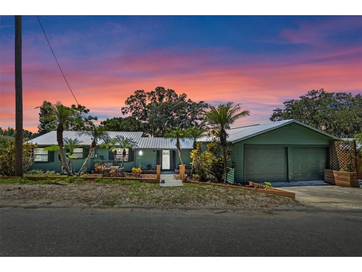 31525 Anderson Drive Tavares FL 32778 - LAKE TAVARES G5101408 image1