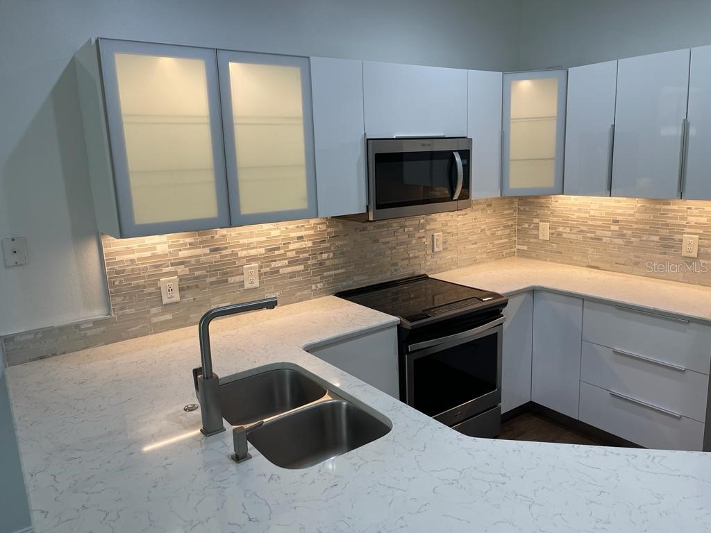 3153 Capri Isle Way Orlando FL 32835 O6396126 image10