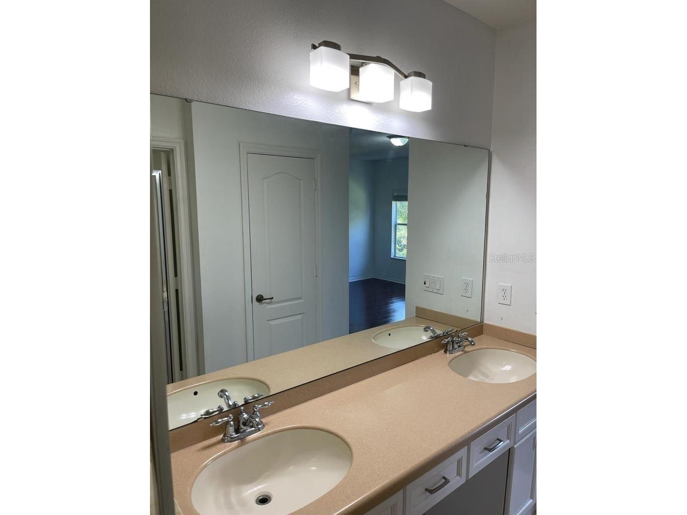 3153 Capri Isle Way Orlando FL 32835 O6396126 image33