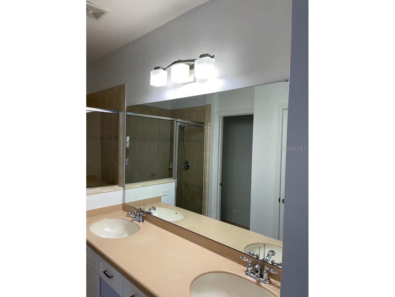 3153 Capri Isle Way Orlando FL 32835 O6396126 image35