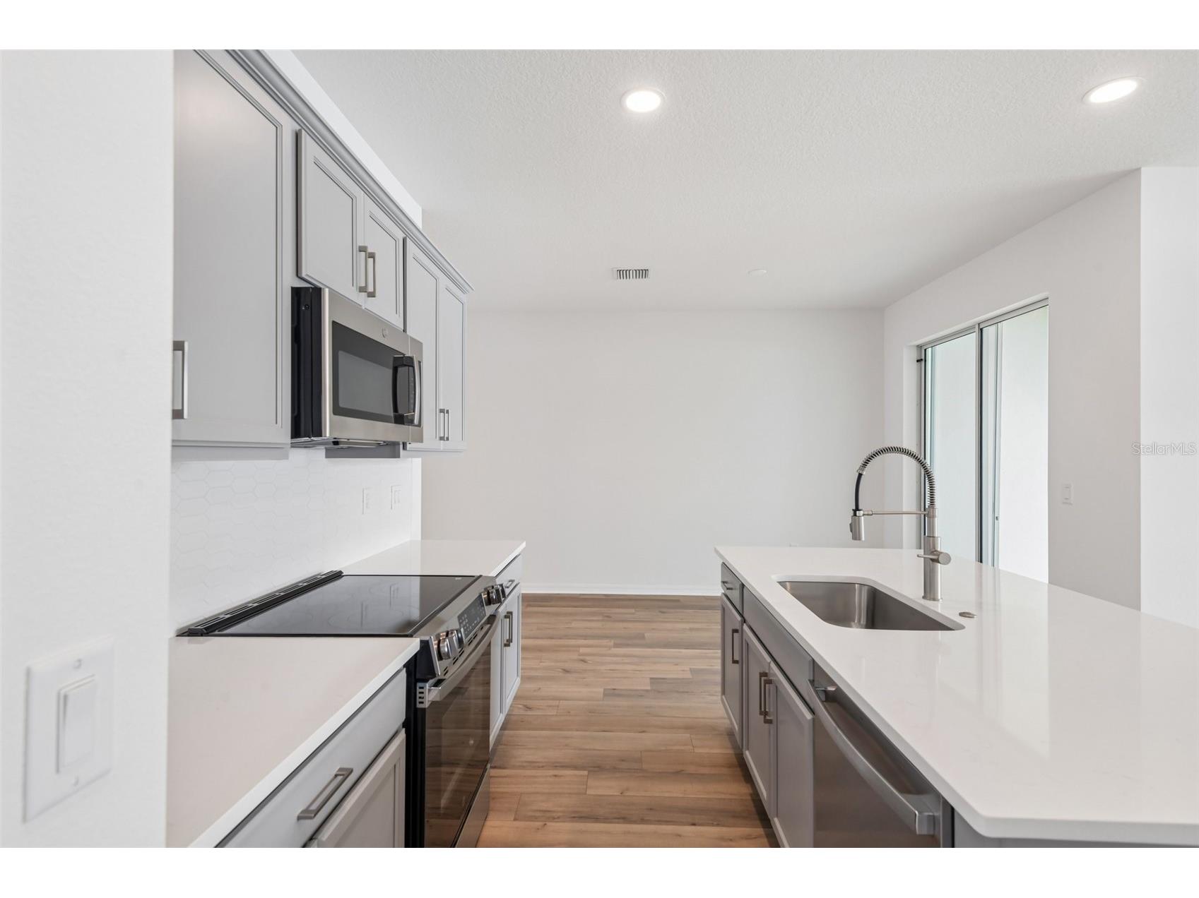 31542 Azure Beach Drive San Antonio FL 33576 TB8511615 image10
