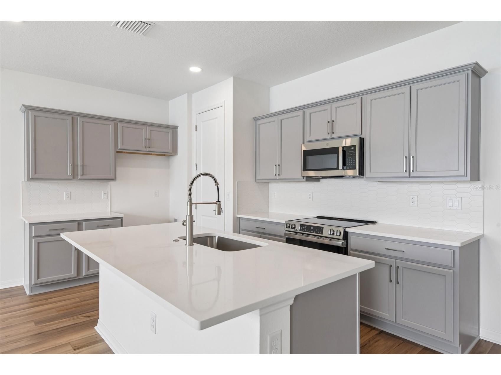 31542 Azure Beach Drive San Antonio FL 33576 TB8511615 image5