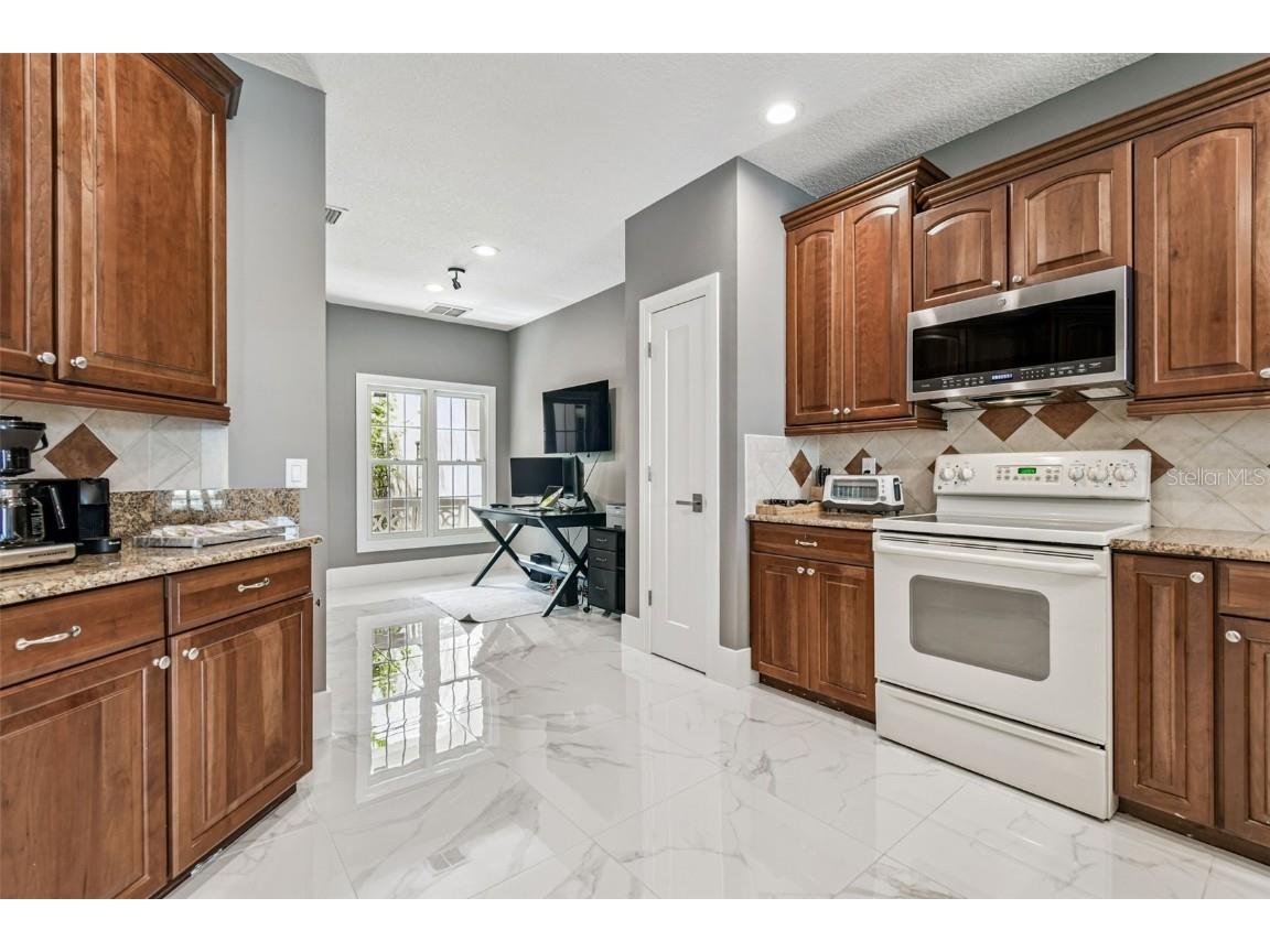 3155 Lake Ellen Drive Tampa FL 33618 TB8434847 image11