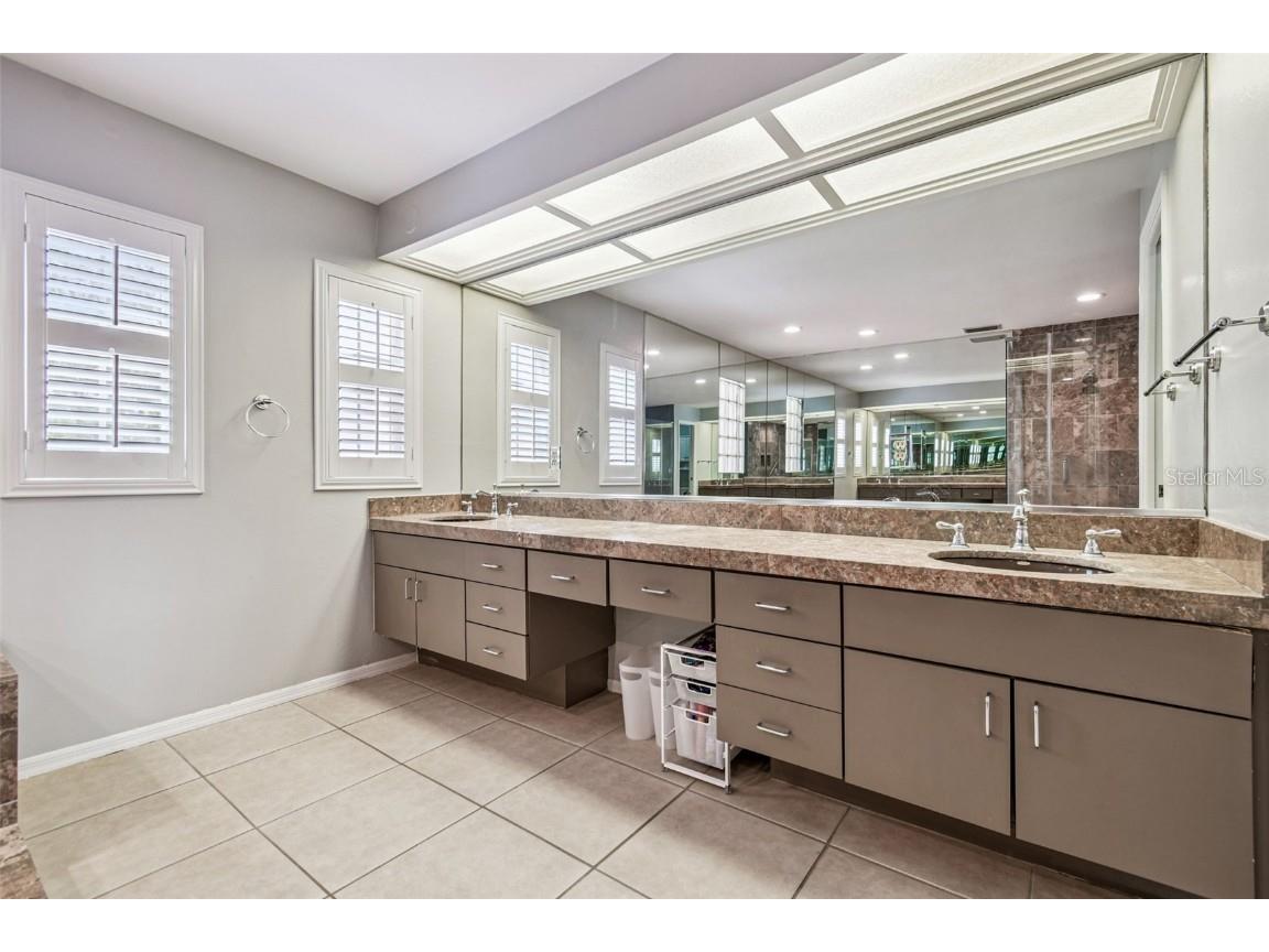 3155 Lake Ellen Drive Tampa FL 33618 TB8434847 image42