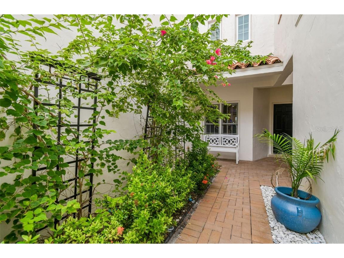 3155 Lake Ellen Drive Tampa FL 33618 TB8434847 image5