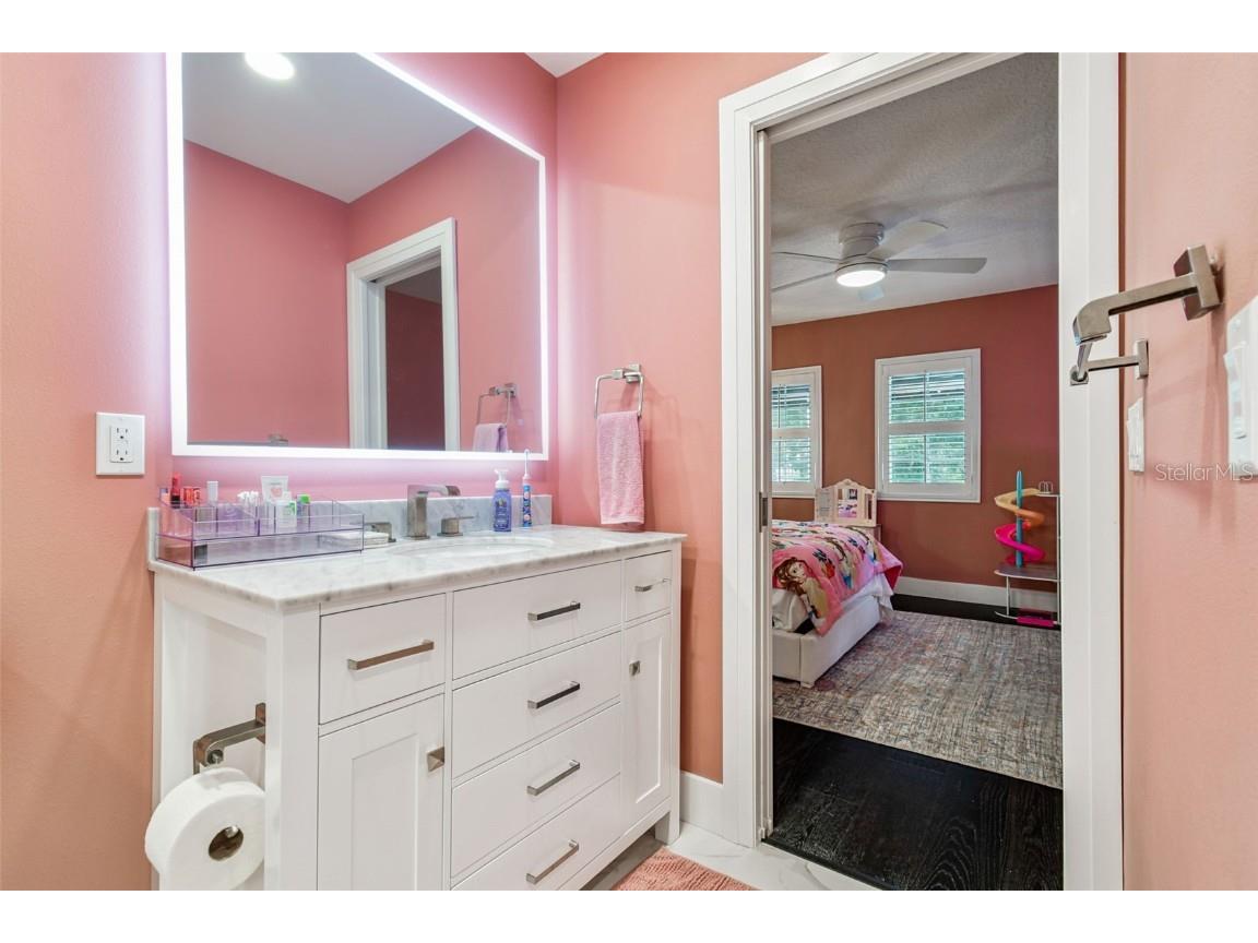 3155 Lake Ellen Drive Tampa FL 33618 TB8434847 image50