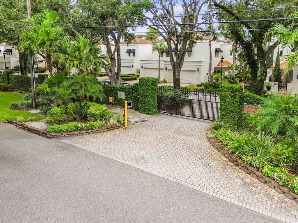 3155 Lake Ellen Drive Tampa FL 33618 TB8434847 image88