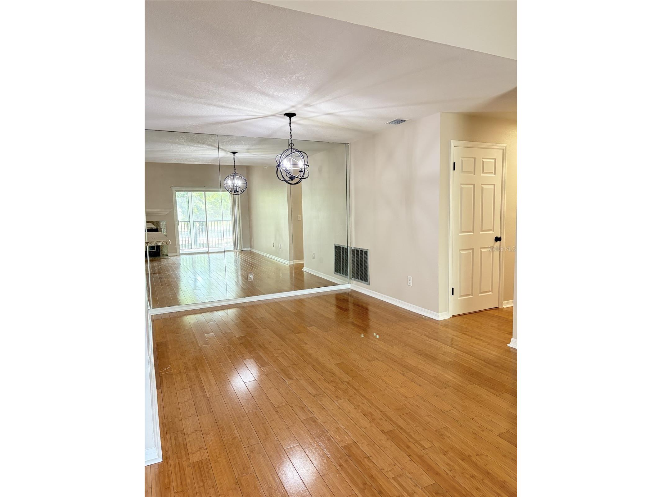 3156 Valley Oaks Drive #614 Tampa FL 33618 TB8495042 image13