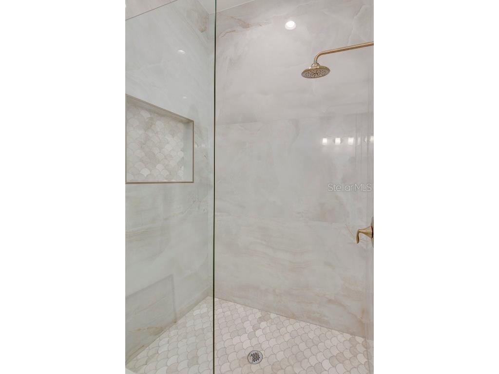 316 11th Avenue N Saint Petersburg FL 33701 U8247906 image52