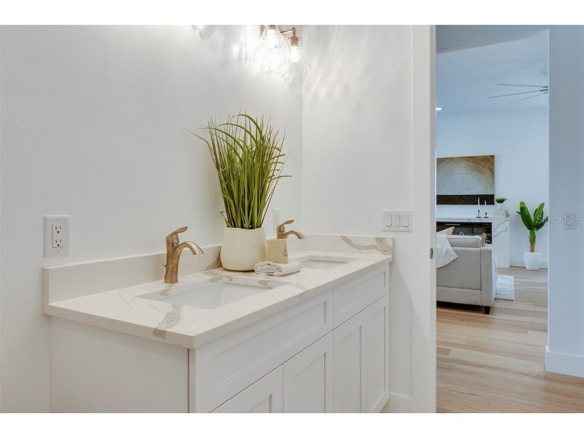 316 11th Avenue N Saint Petersburg FL 33701 U8247906 image62