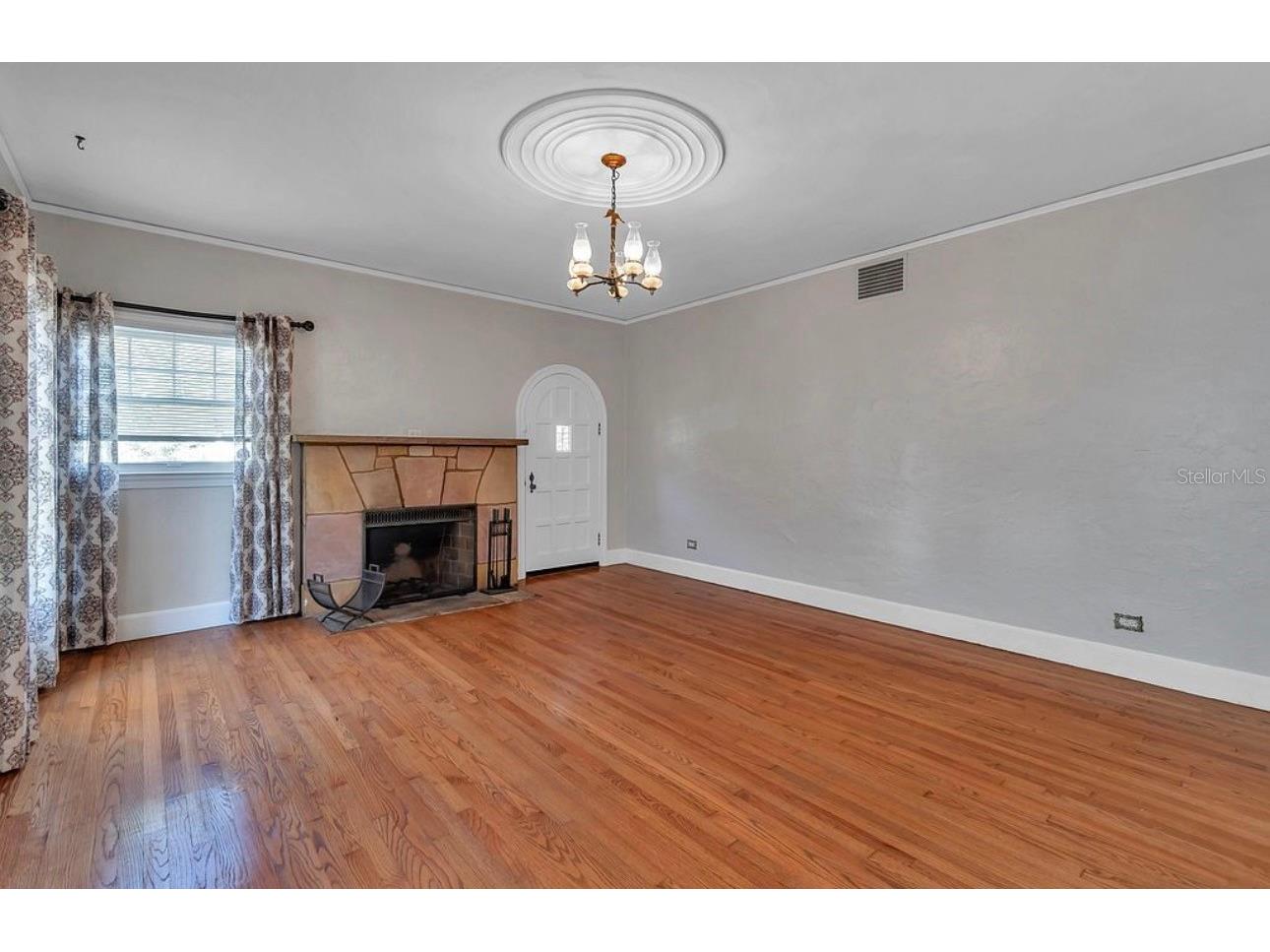 316 18th Avenue NE Saint Petersburg FL 33704 TB8500778 image5