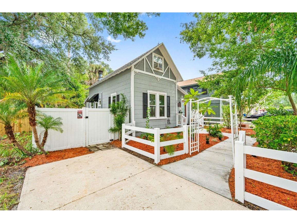316 49th Avenue N Saint Petersburg FL 33703 U8142249 image1