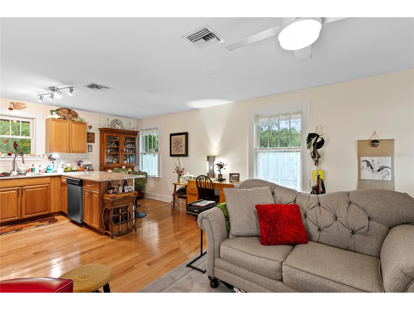316 9th Avenue NE Saint Petersburg FL 33701 TB8499921 image42