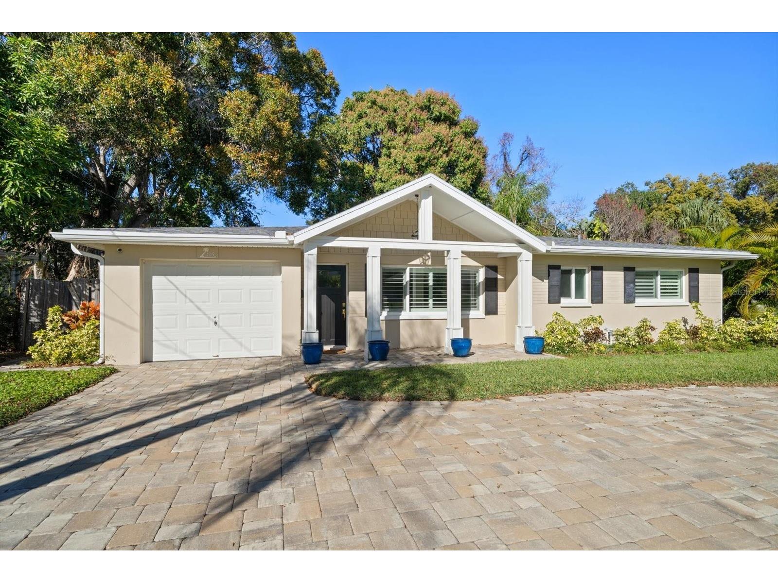 316 Barbara Circle Belleair FL 33756 TB8461833 image1