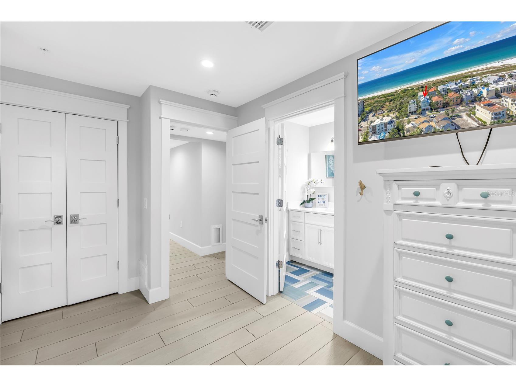 316 Beach Road Sarasota FL 34242 A4683801 image16