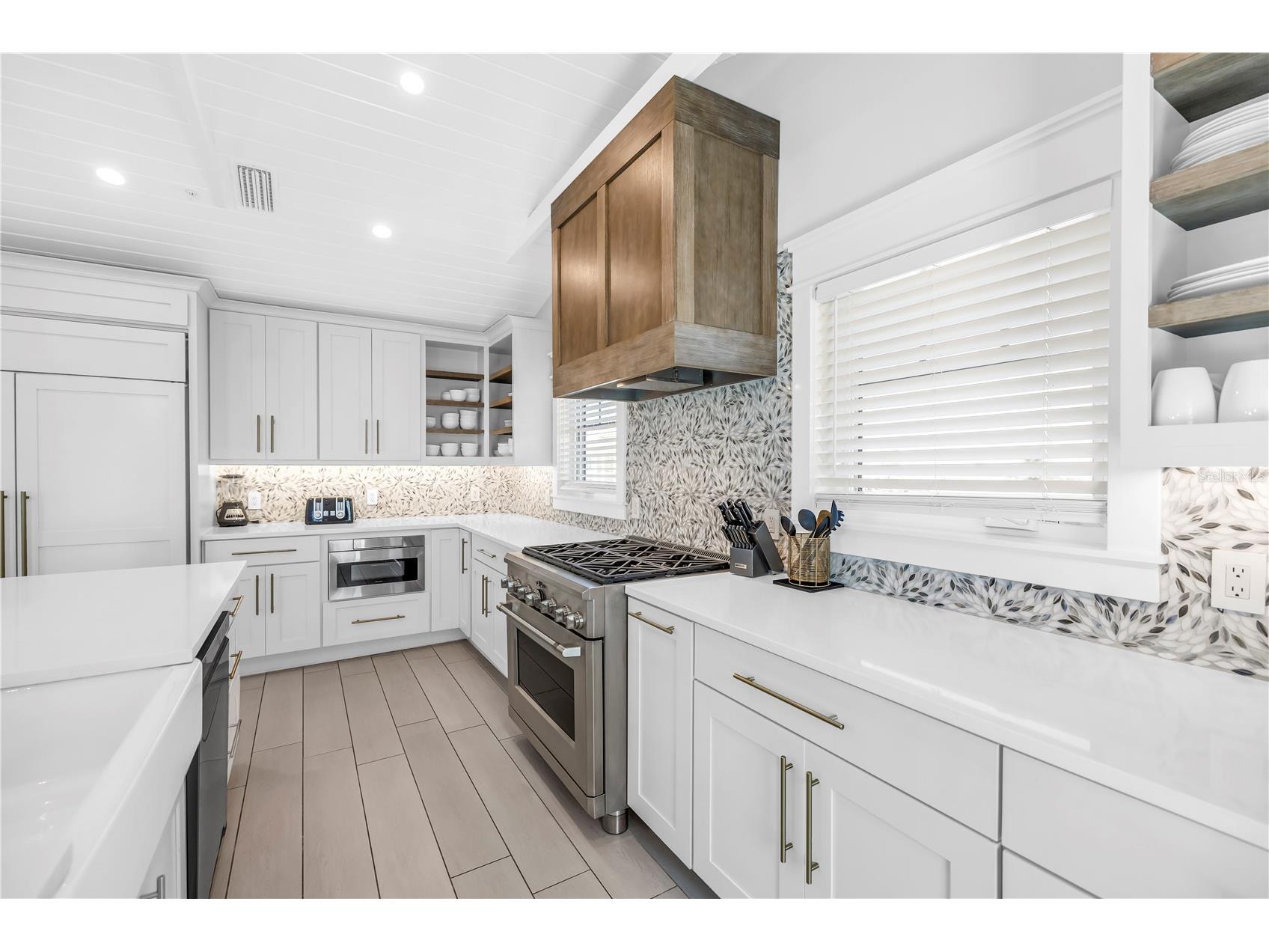 316 Beach Road Sarasota FL 34242 A4683801 image81