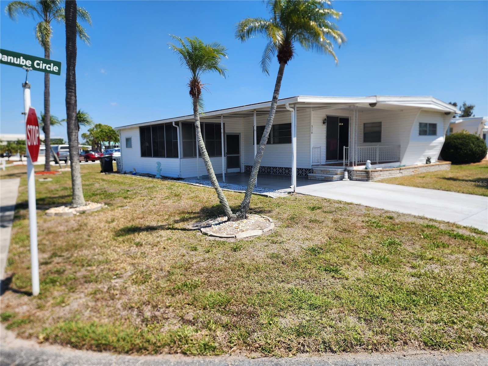 316 Danube Circle Bradenton FL 34207 A4687856 image1