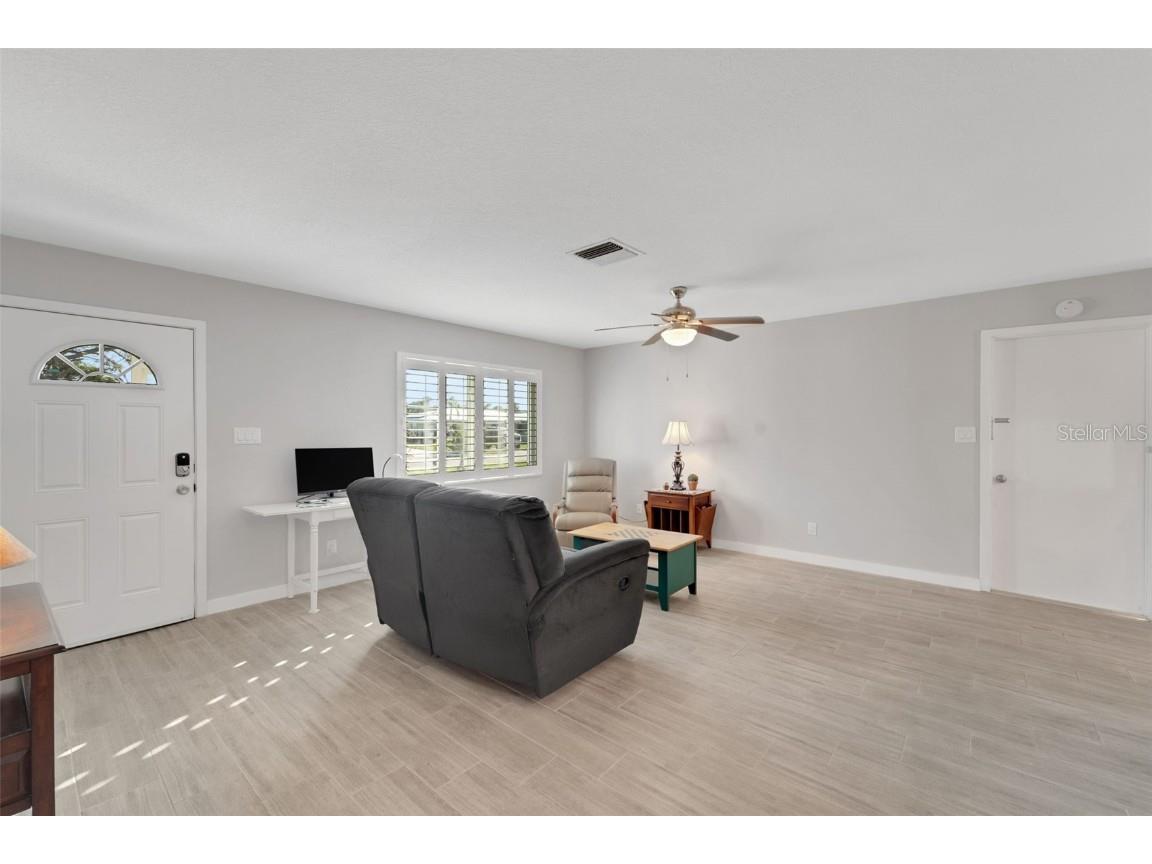 316 Dorchester Venice FL 34293 N6141059 image13