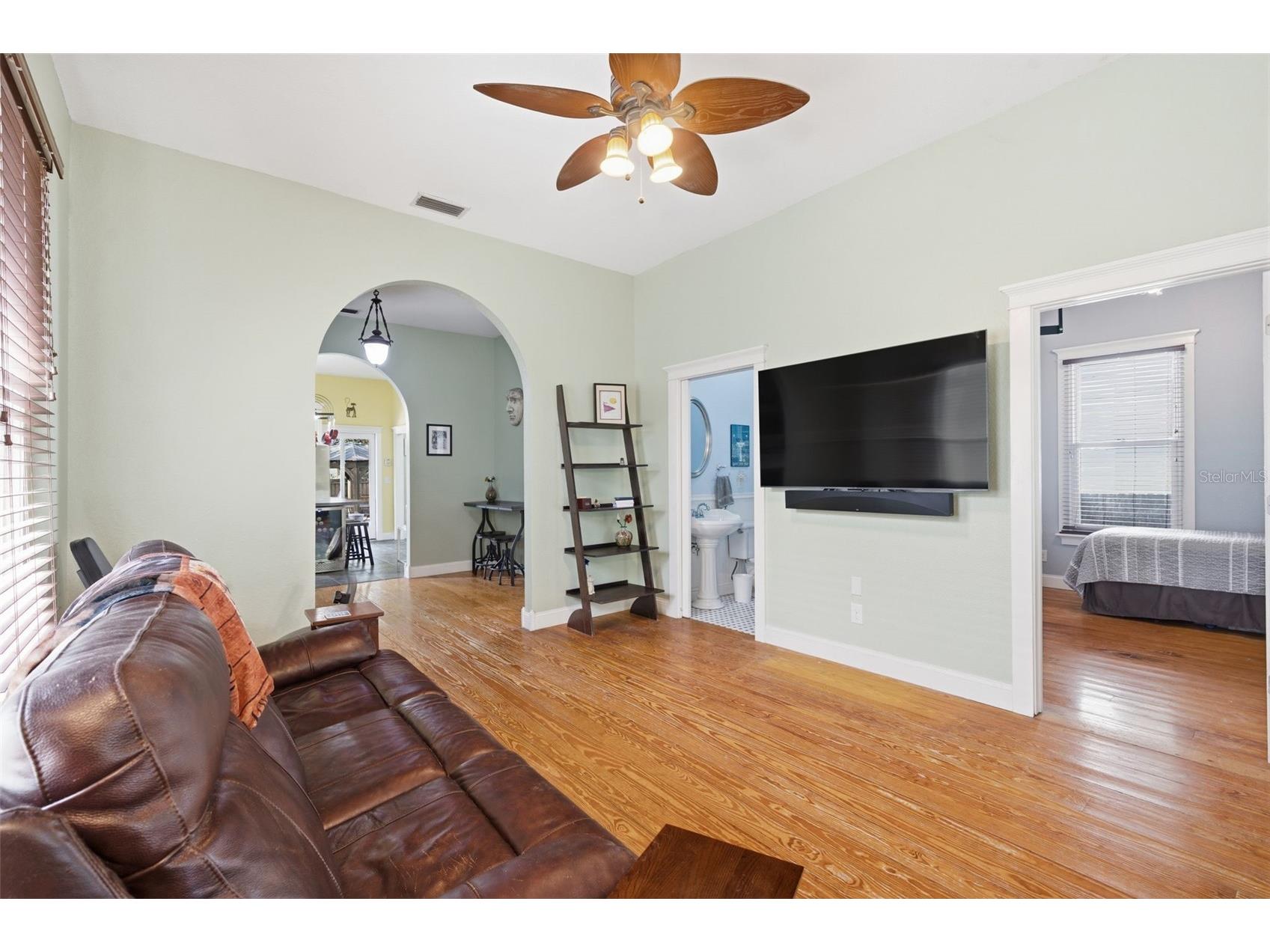 316 E Frances Avenue Tampa FL 33602 TB8523366 image6